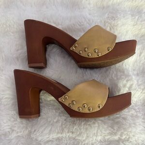 Tan chunky block Heels backless slip on with Gold Studs size 8
